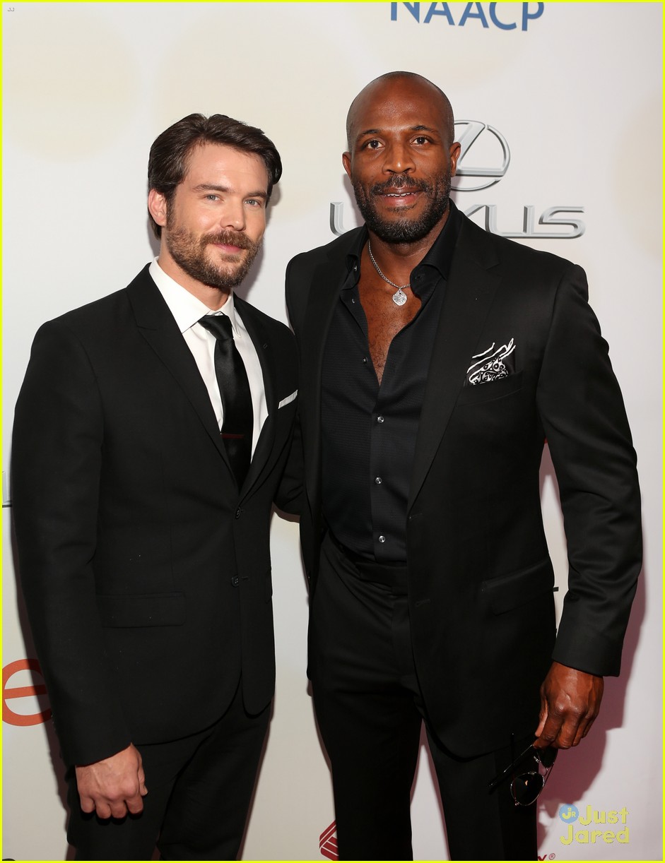 Alfie Enoch & Aja Naomi King Bring 'Murder' to NAACP Image Awards 2015