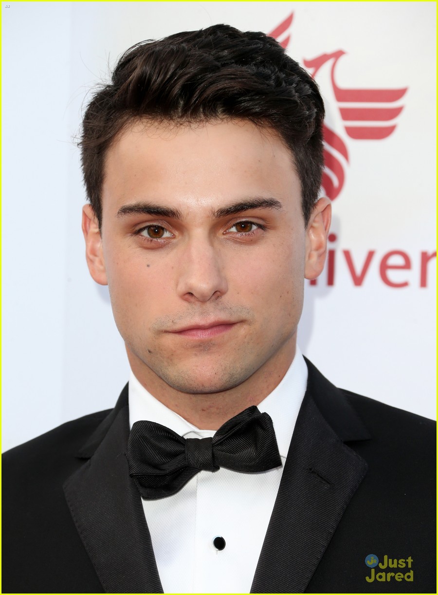 Alfie Enoch & Aja Naomi King Bring 'Murder' to NAACP Image Awards 2015