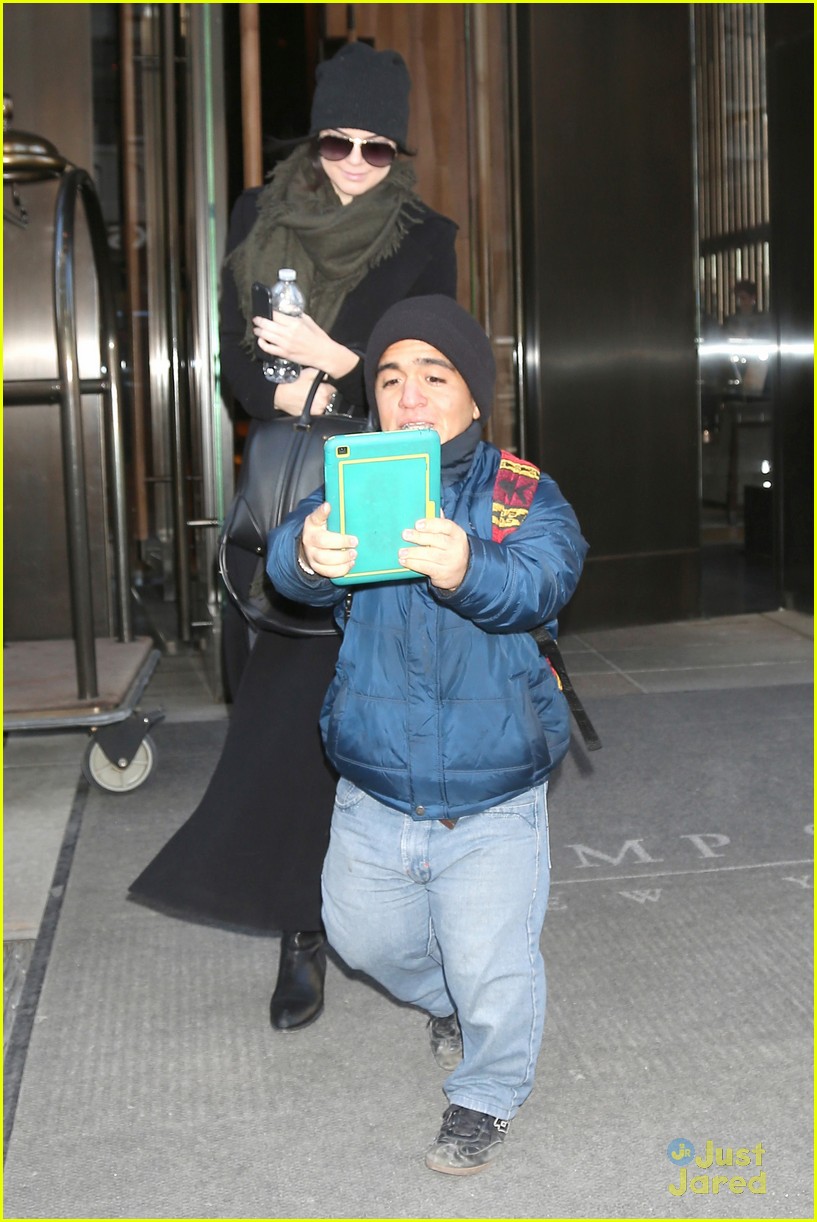 Kendall Jenner Snaps a Selfie With a Waiting Fan Before Charity Event!