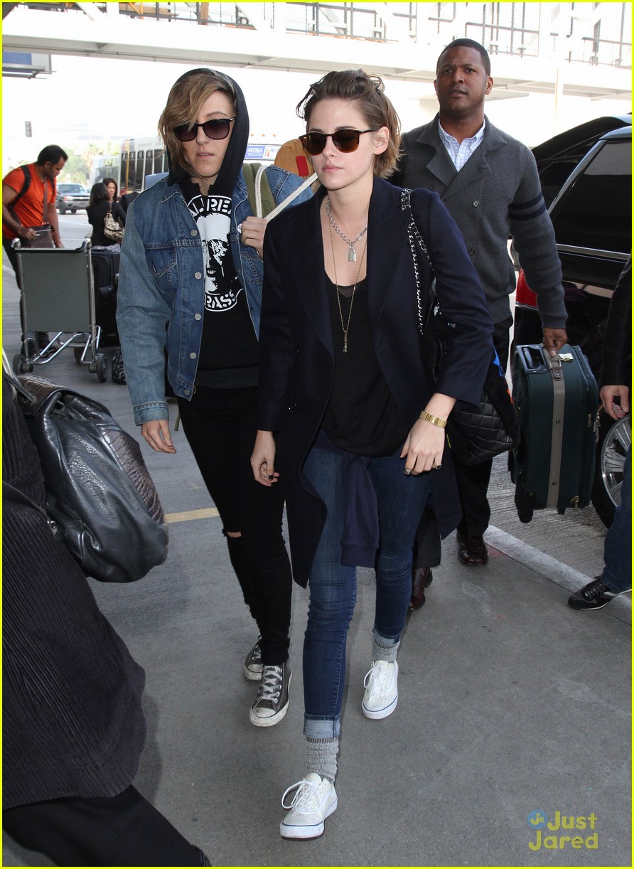Kristen Stewart Jets Out of Los Angeles With Alicia Cargile