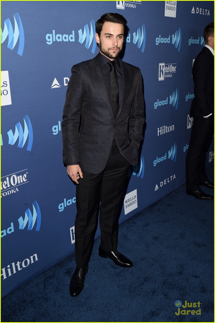 Glee's Alex Newell Performs & Receives Special Recognition Award at GLAAD Media Awards