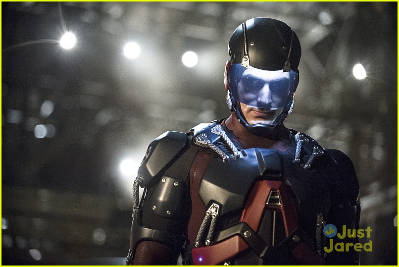 Diggle & Lyla Get Married On Tonight's 'Arrow'!