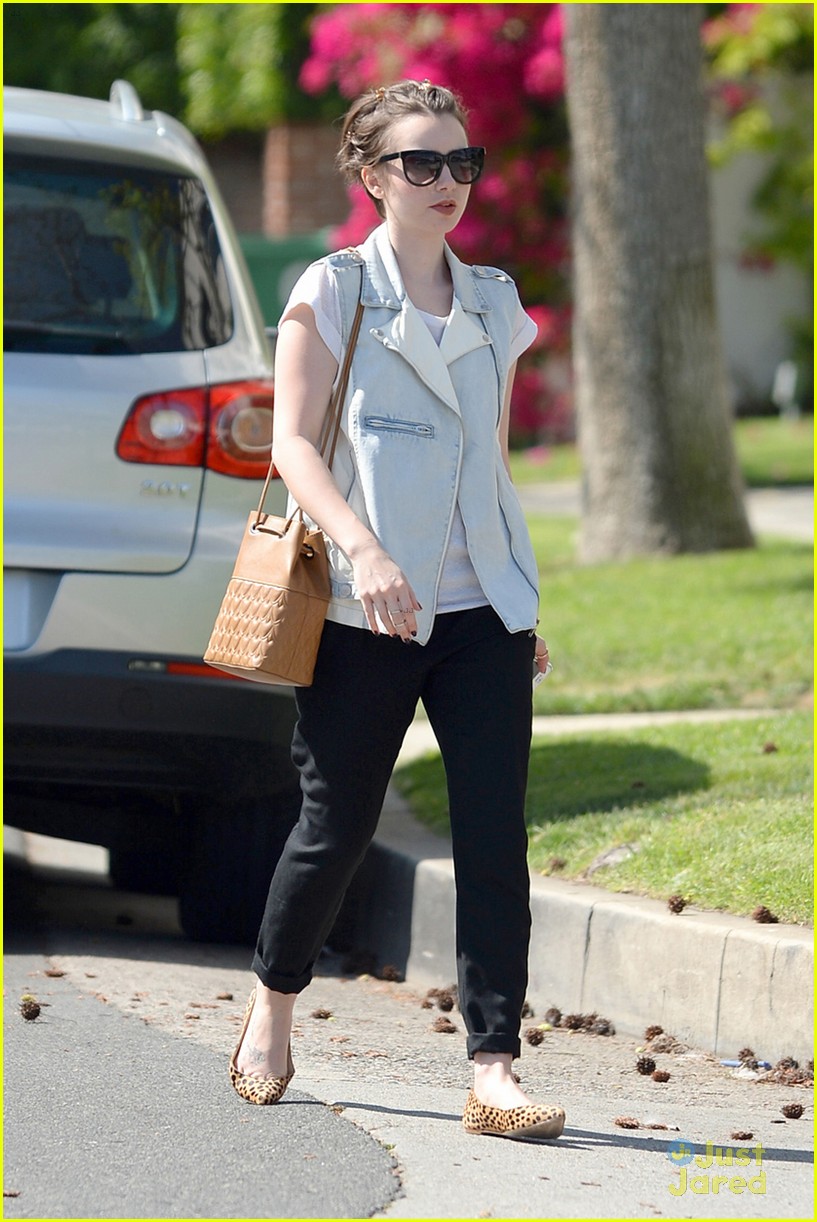Lily Collins Is Back in Los Angeles After Spending Few Days in Paris