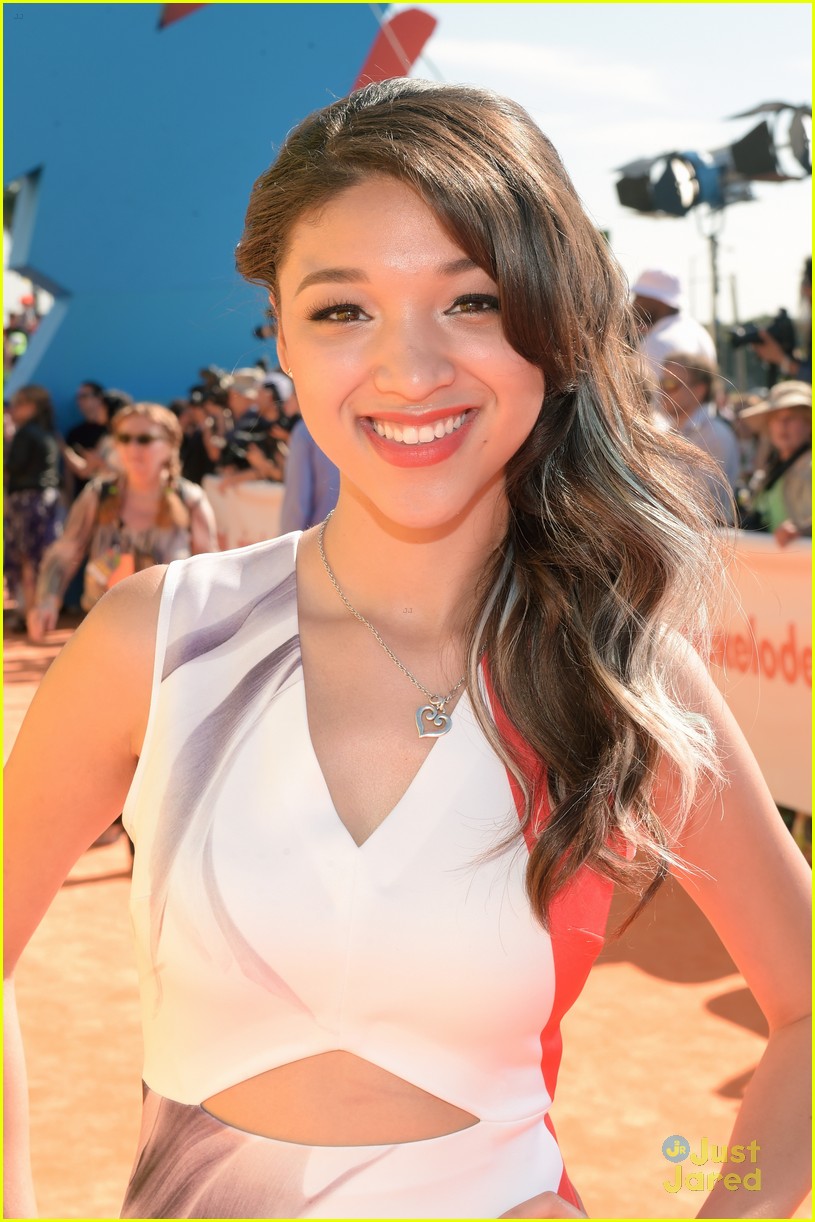 Gabrielle Elyse: Will Nicky, Ricky, Dicky & Dawn Go Through The Slime Car Wash At The KCAs 2015?