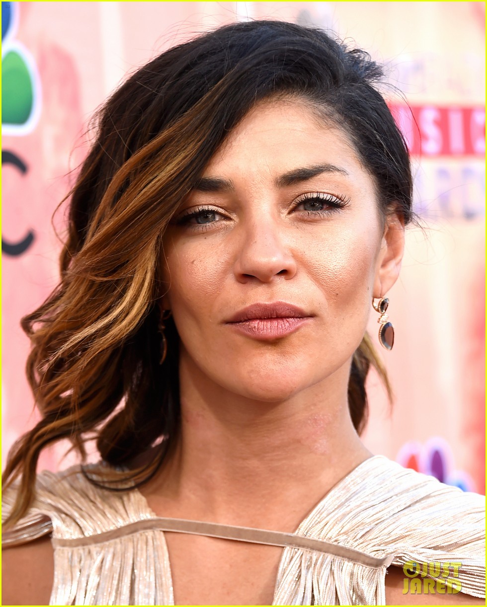 Gina Rodriguez, Jessica Szohr, & Ariel Winter Look Chic at the iHeartRadio Awards 2015