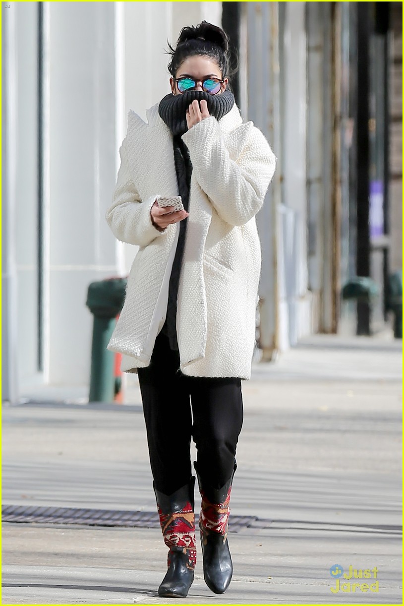 Vanessa Hudgens Preps For First Gigi Preview at Nail Salon