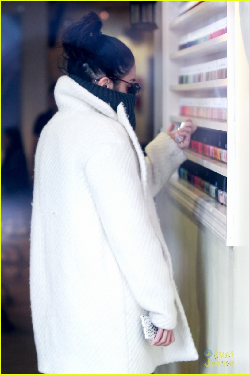 Vanessa Hudgens Preps For First Gigi Preview at Nail Salon