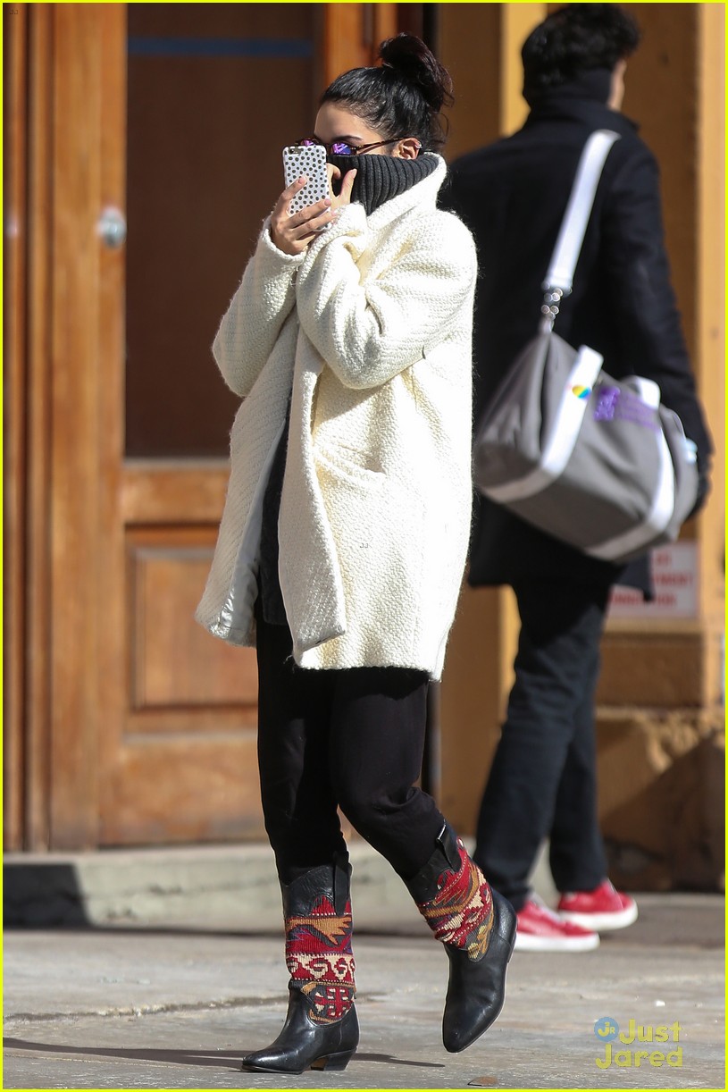 Vanessa Hudgens Preps For First Gigi Preview at Nail Salon