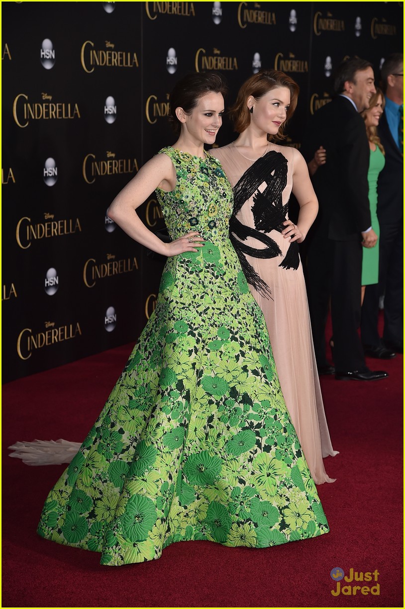 Lily James & Richard Madden Look Ready for a Fairy Tale at 'Cinderella' Premiere!