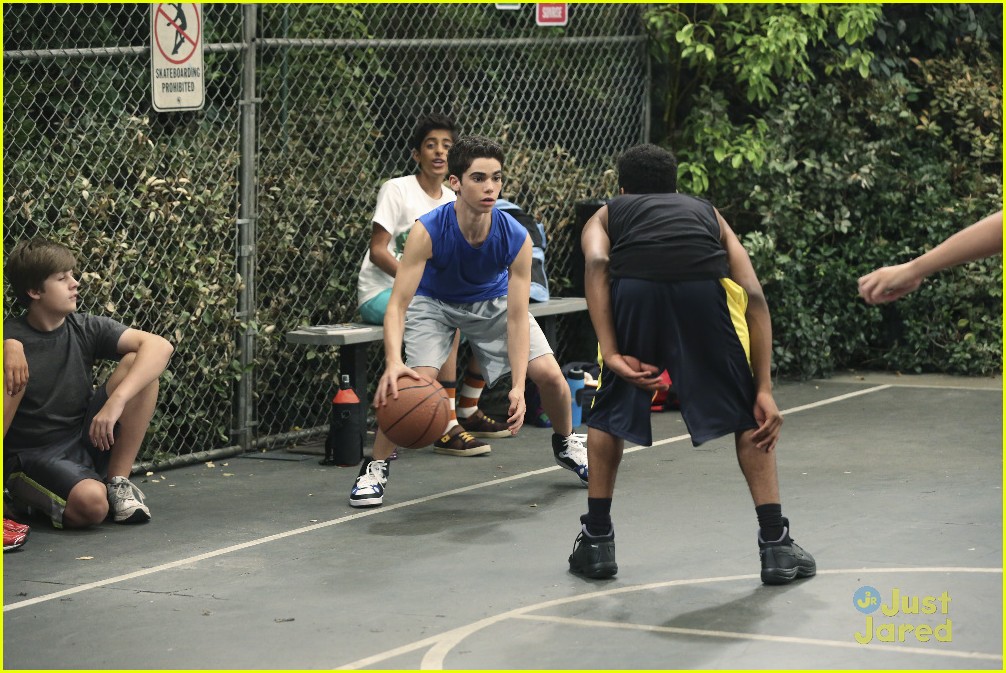 LA Clippers Star Chris Paul Guest Stars On Tonight's 'Jessie' - See The Pics!
