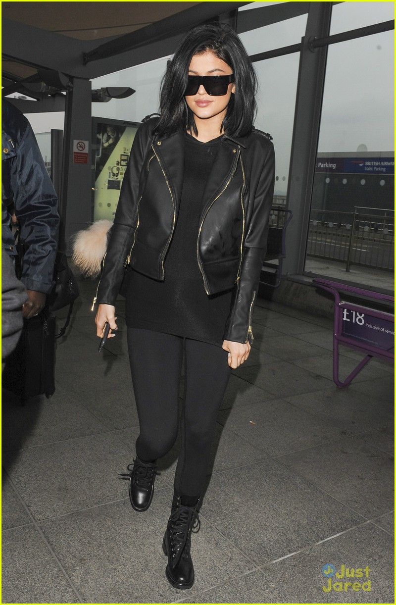 Kylie Jenner Flies Out of London Before Big 'KUWTK' Premiere Tonight!