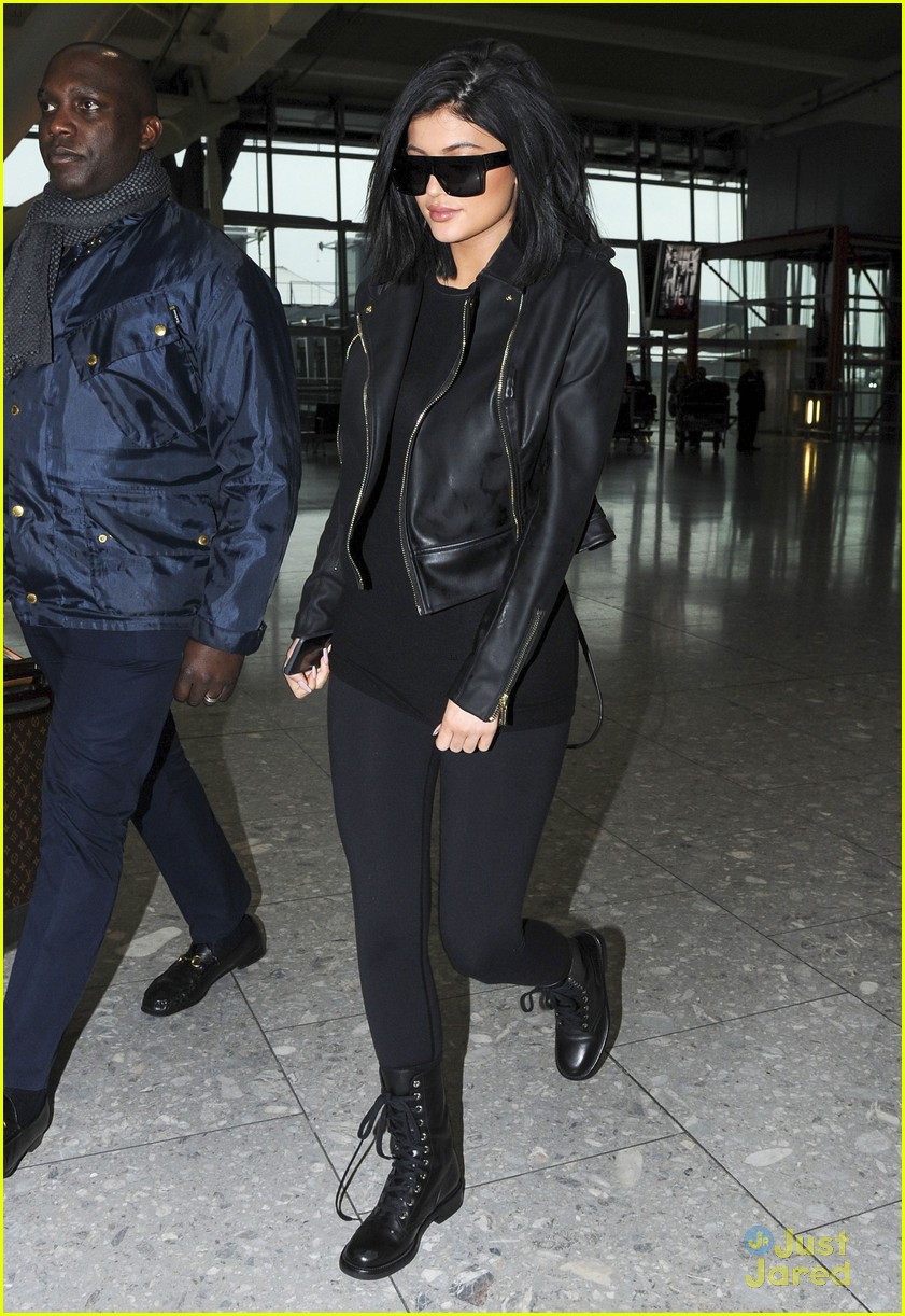 Kylie Jenner Flies Out of London Before Big 'KUWTK' Premiere Tonight!