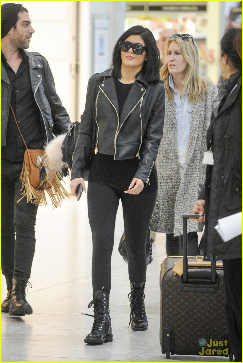 Kylie Jenner Flies Out of London Before Big 'KUWTK' Premiere Tonight!