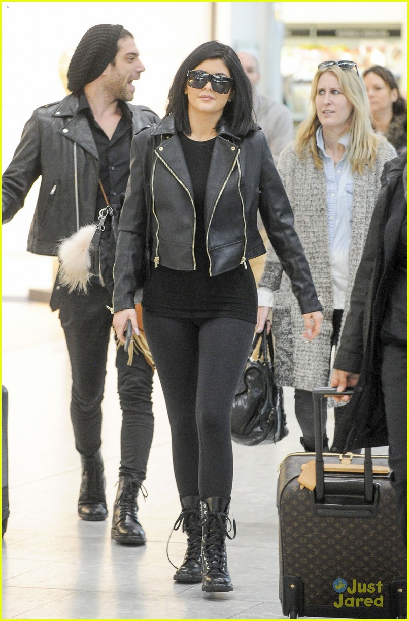 Kylie Jenner Flies Out of London Before Big 'KUWTK' Premiere Tonight!