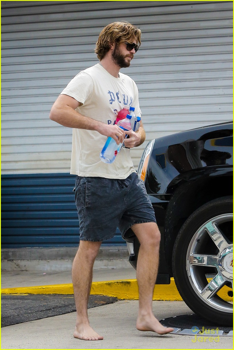 Liam Hemsworth, Jennifer Lawrence, & Josh Hutcherson Made a Vacation Pact!