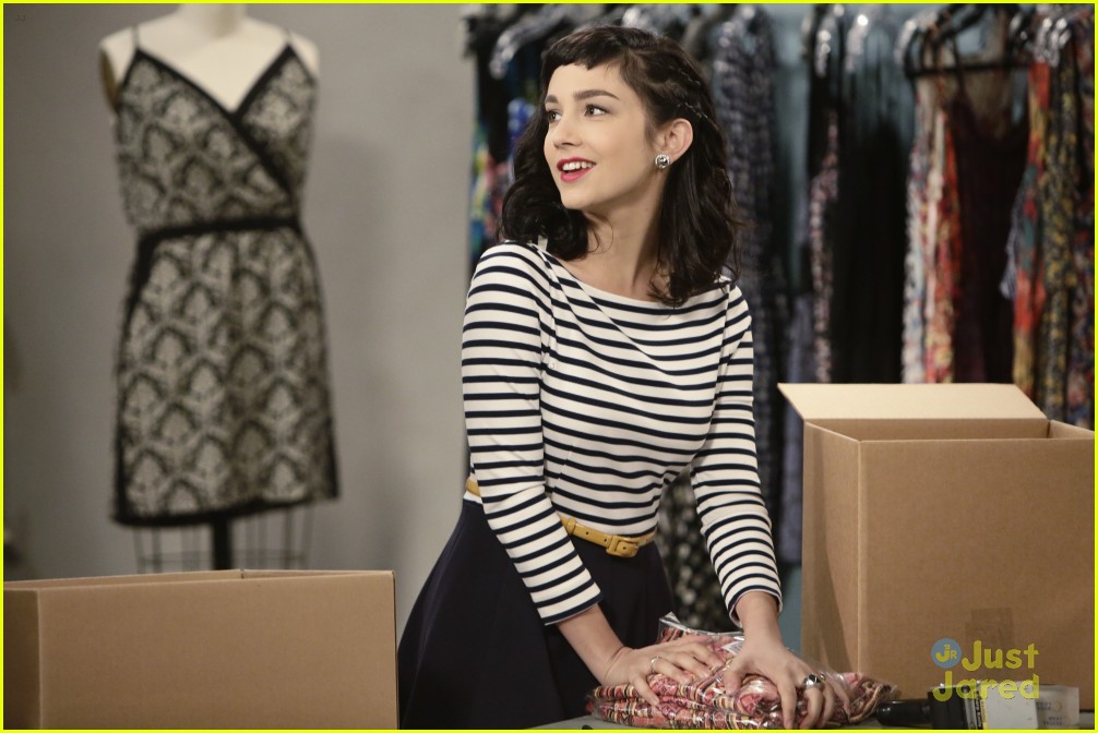 Why Can't Mandy Accept Her Fashion Internship on 'Last Man Standing'?