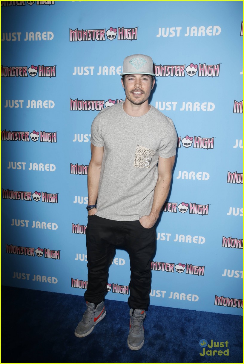 Mark Salling Stages 'Glee' Reunion with Max Adler at JJ's Throwback Thursday Party!