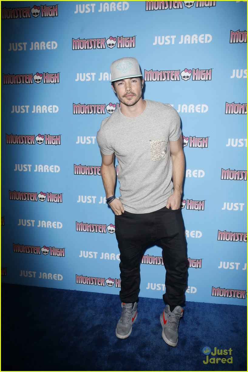 Mark Salling Stages 'Glee' Reunion with Max Adler at JJ's Throwback Thursday Party!