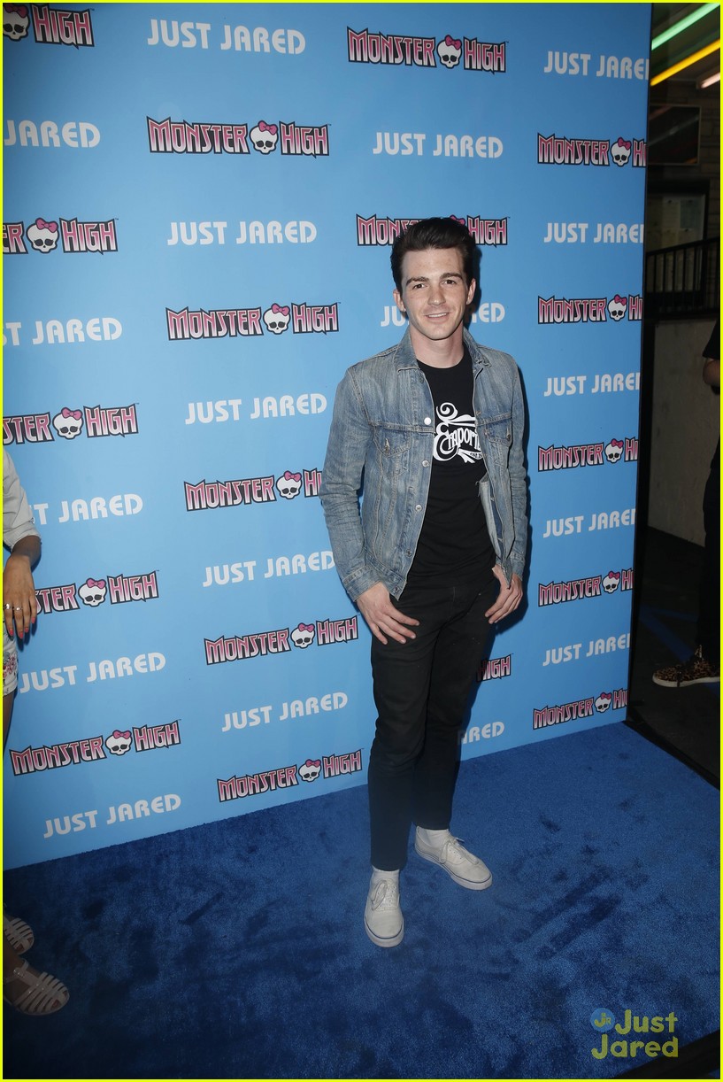 Mark Salling Stages 'Glee' Reunion with Max Adler at JJ's Throwback Thursday Party!