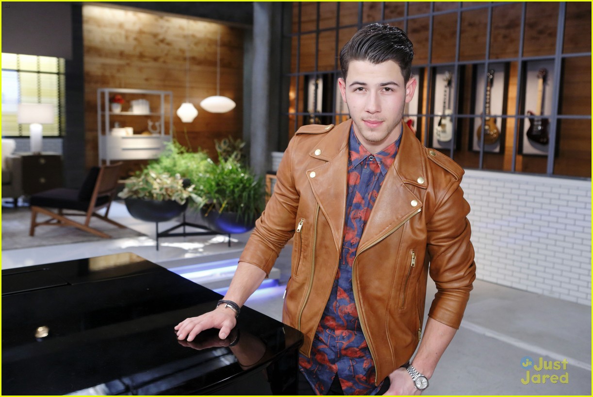 Nick Jonas & Christina Aguilera Team Up on 'The Voice' - Pics & Video!