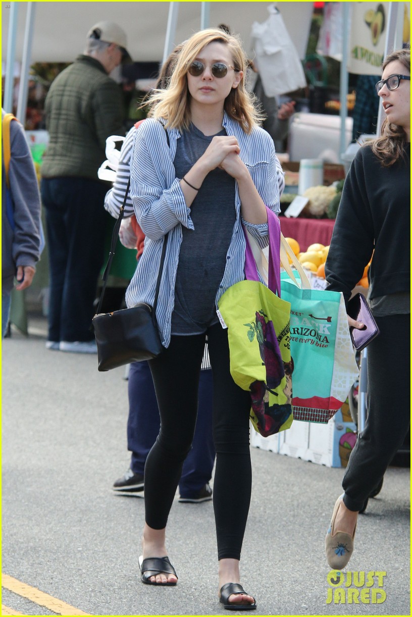 Elizabeth Olsen Buys Fruits & Veggies at Farmer's Market!