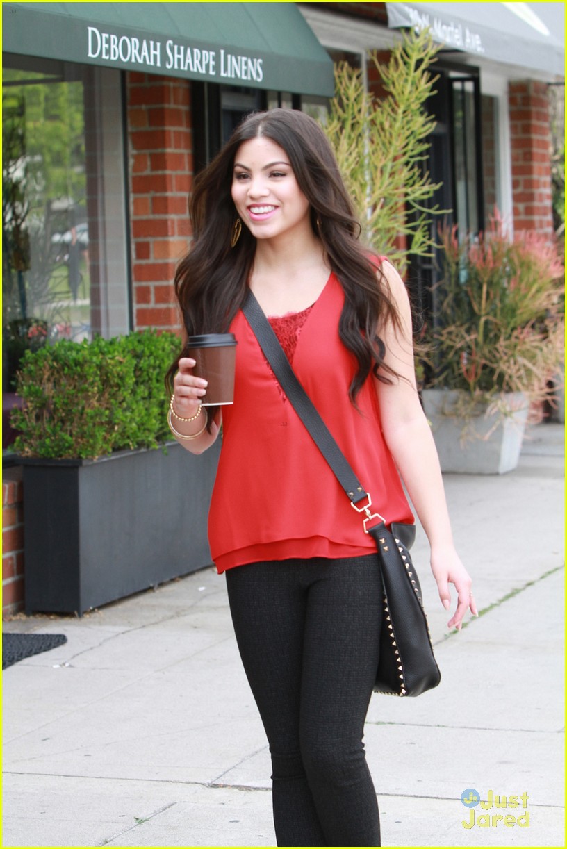 Paola Andino Reunites With Melissa Carcache For Mani Pedis