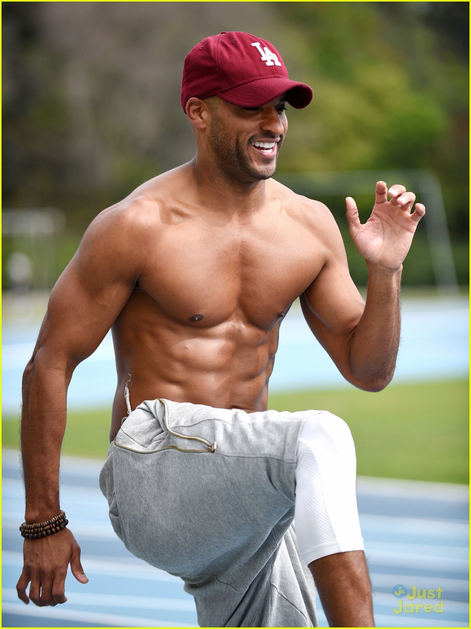 Ricky Whittle Shows Off Shirtless Buff Body During Workout With Jade Johnson