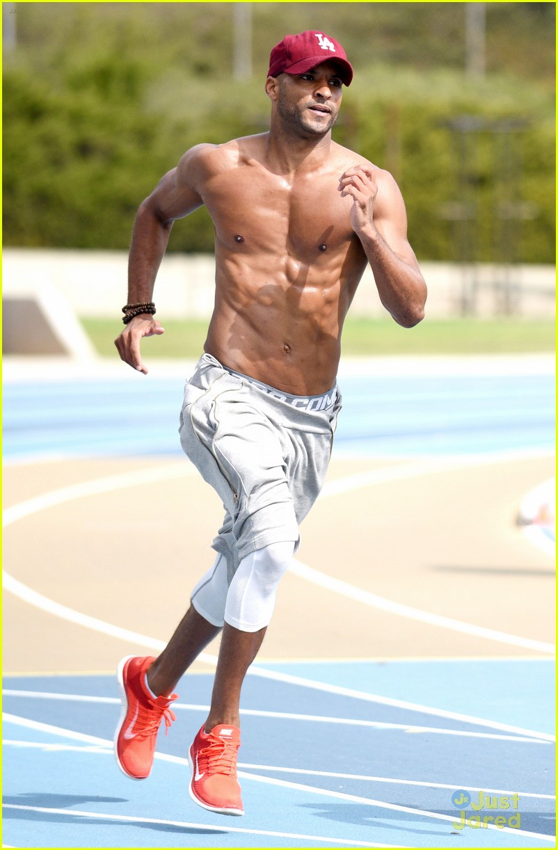 Ricky Whittle Shows Off Shirtless Buff Body During Workout With Jade Johnson