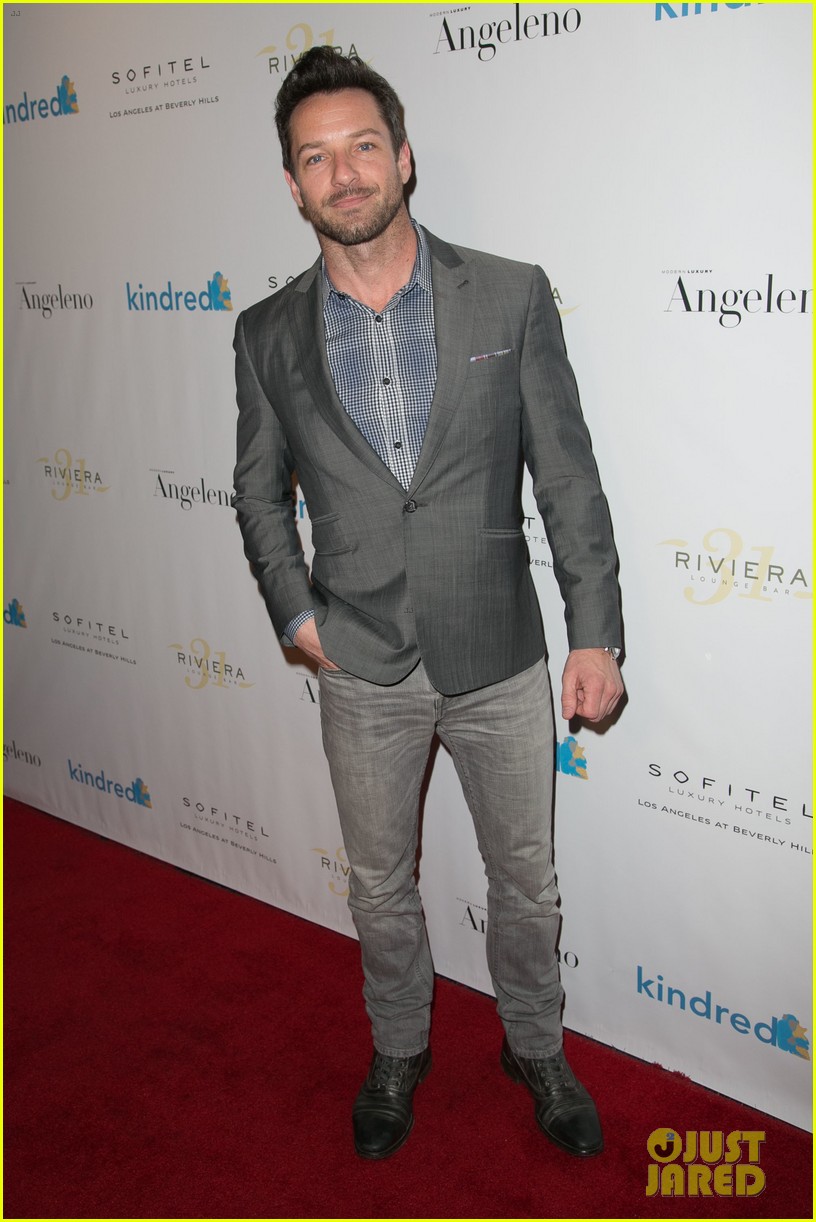 Jenna Ushkowitz & Sarah Hyland Step Out in Style for Kindred Fundraiser!