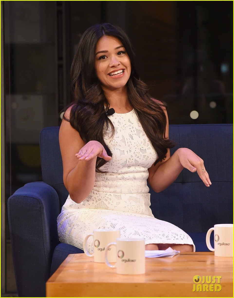 Gina Rodriguez & Diane Guerrero Team Up at Nuevas Latinas Living Fabulosa Event!