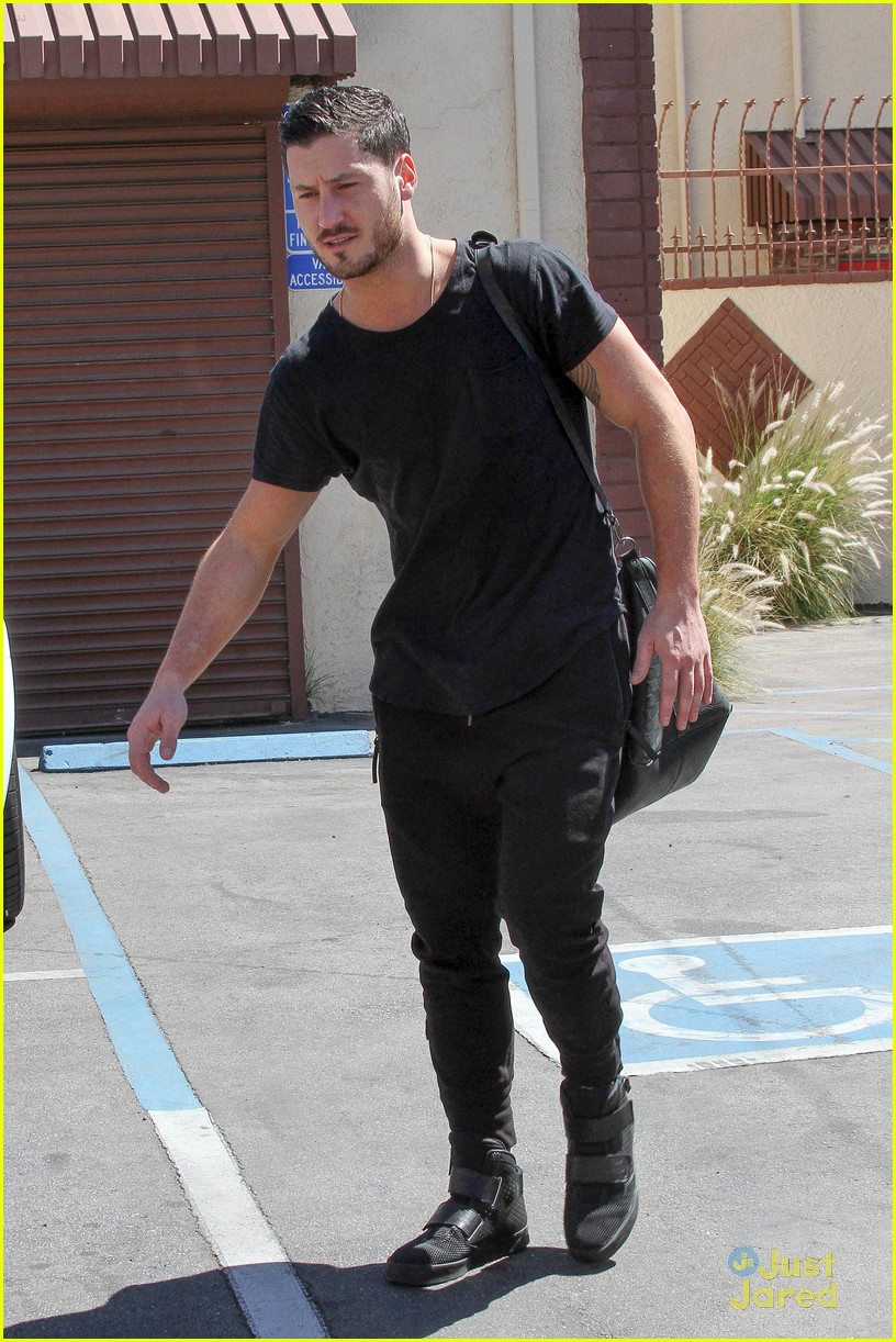 Rumer Willis Tackles The 'DWTS' Dating Rumors: 'They Should Only Be Taken As A Compliment'