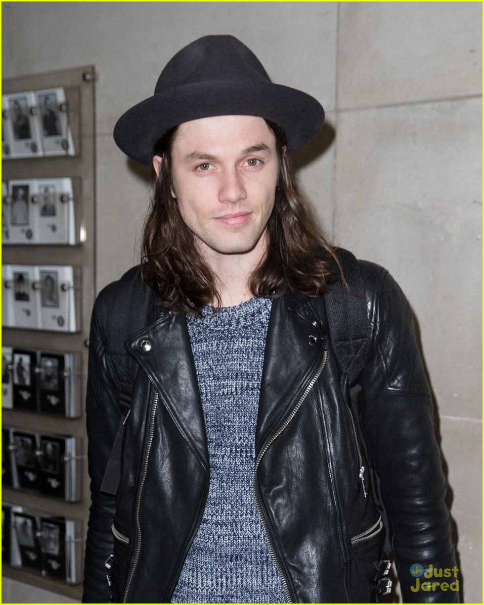 Shawn Mendes & James Bay Both Hit Up BBC Radio 1 To Promote Their Music