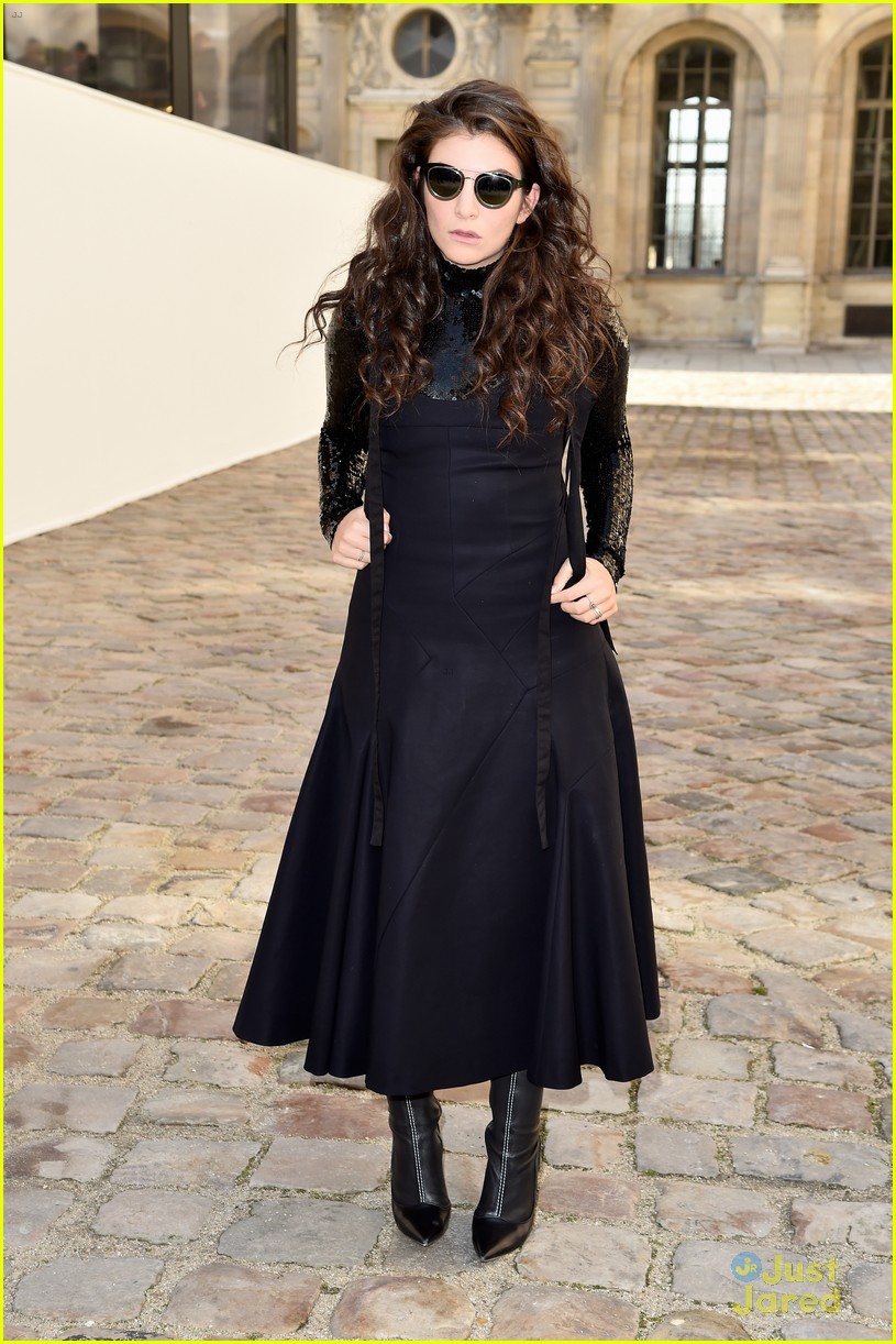 Hailee Steinfeld & Lorde Look Darling in Dior for PFW