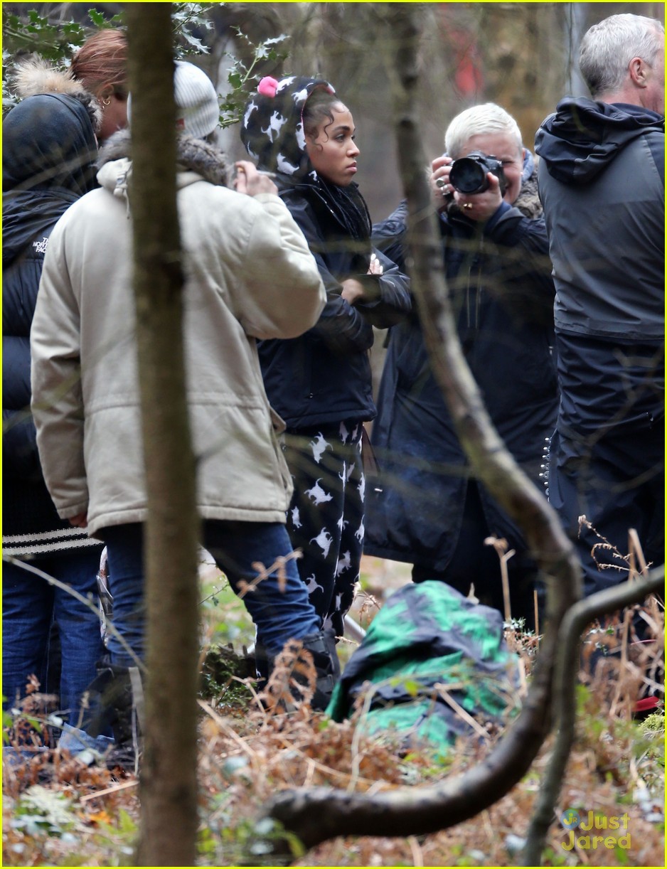 FKA Twigs Looks Happy to Direct Her Music Video