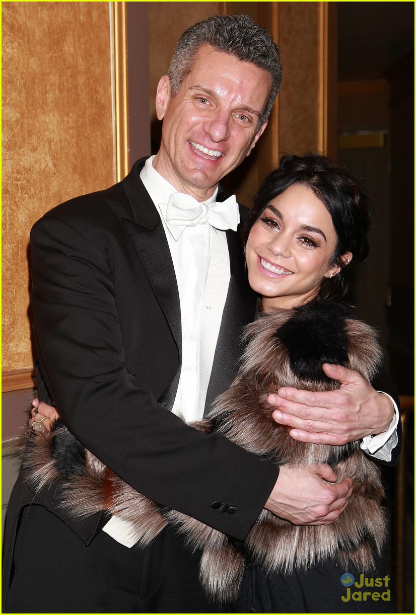 Vanessa Hudgens & AnnaSophia Robb Catch a Broadway Show Together!