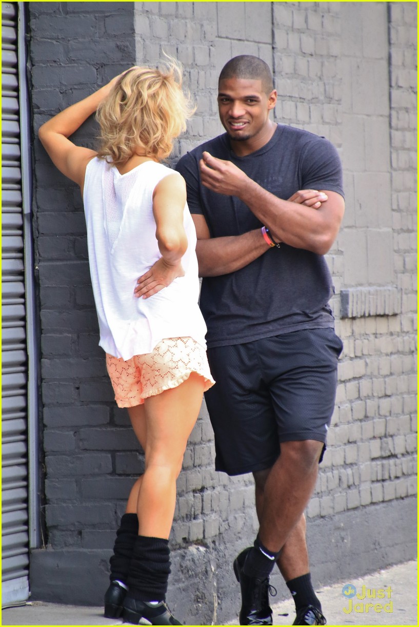 Rumer Willis & Michael Sam Show Off Fit Physiques at 'DWTS' Rehearsal