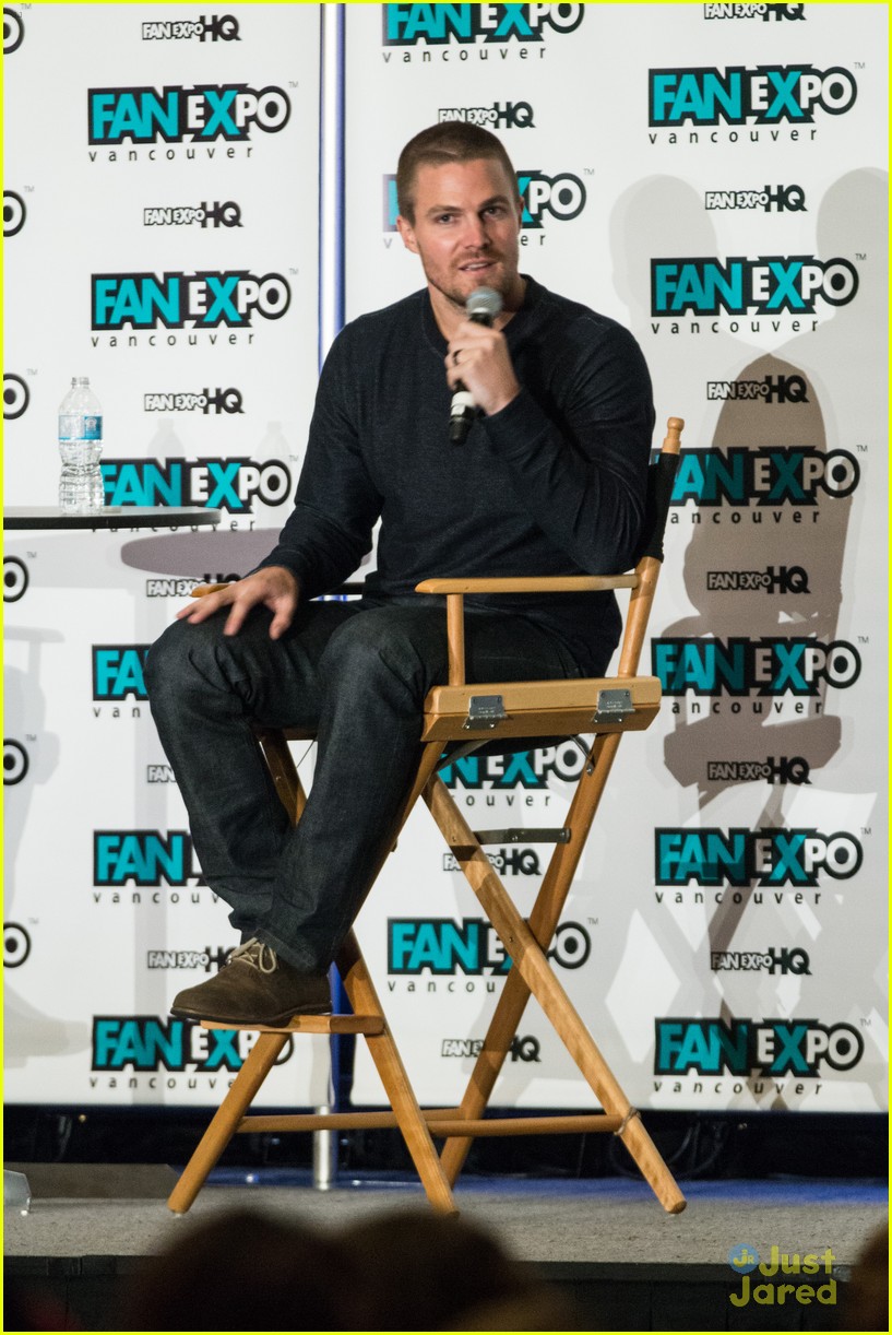 Stephen Amell Talks All About Olicity on 'Arrow'!