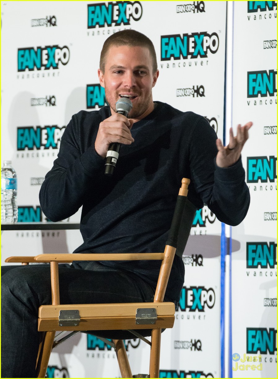 Stephen Amell Talks All About Olicity on 'Arrow'!