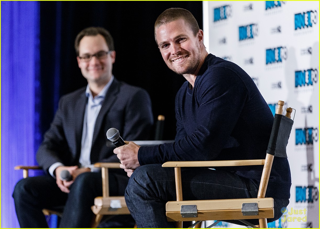 Stephen Amell Talks All About Olicity on 'Arrow'!