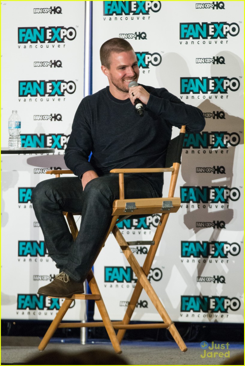 Stephen Amell Talks All About Olicity on 'Arrow'!