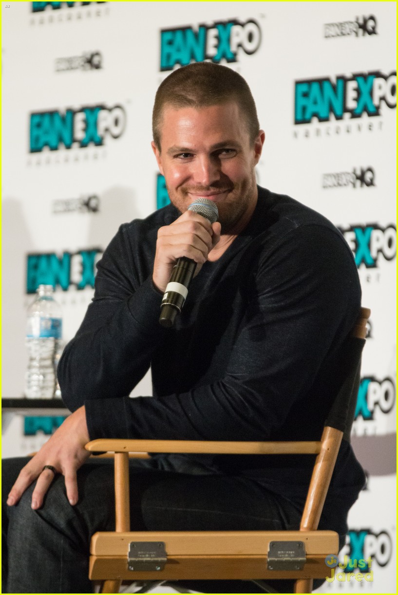 Stephen Amell Talks All About Olicity on 'Arrow'!