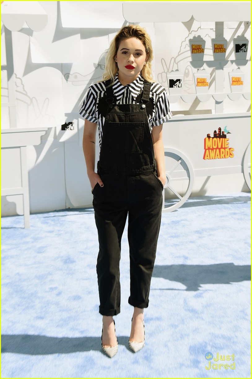 Bea Miller Shares 'Small Hands' Cover Before MTV Movie Awards 2015