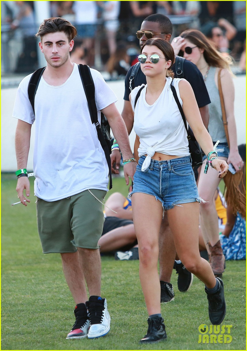 Brooklyn Beckham & More Celebs Wrap Up Coachella Weekend One!