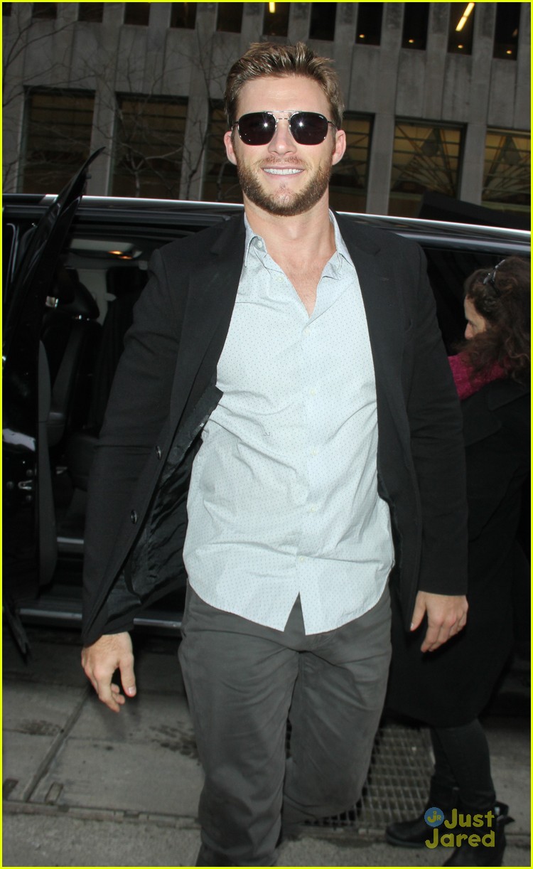 Britt Robertson & Scott Eastwood Swing By SiriusXM For 'The Longest Ride'