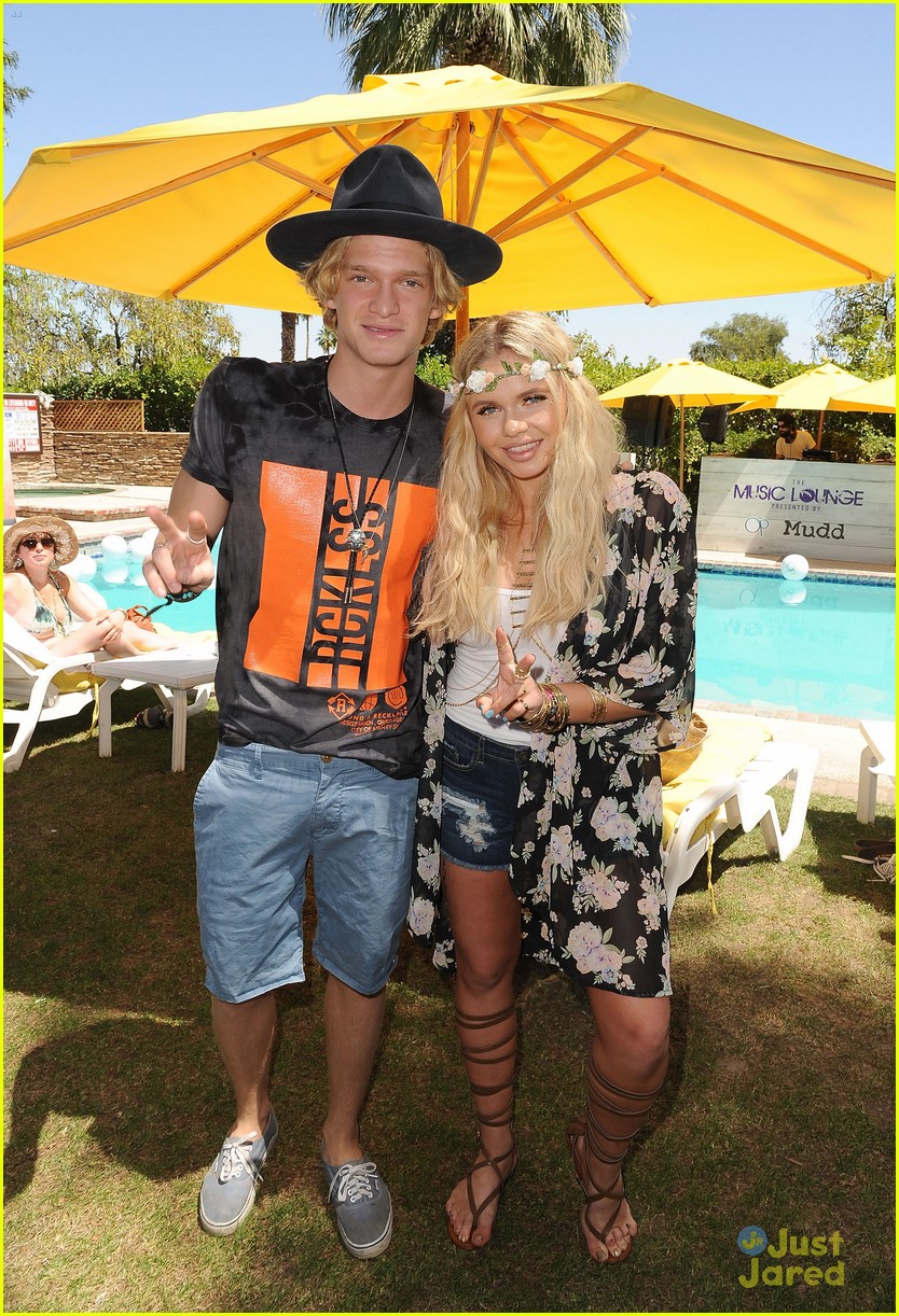 Cody & Alli Simpson Have Brother-Sister Time at Coachella!