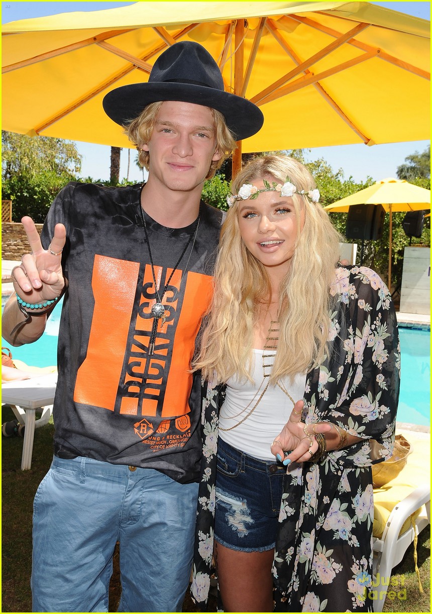 Cody & Alli Simpson Have Brother-Sister Time at Coachella!