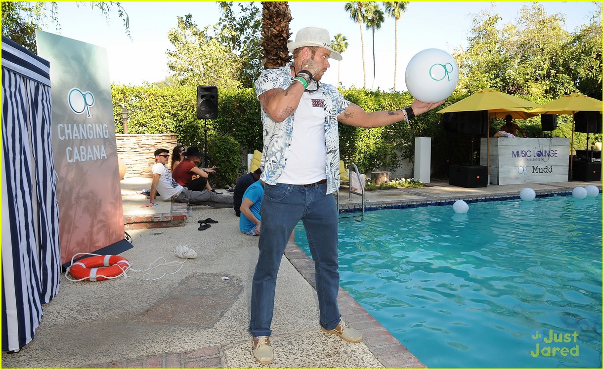 Cody & Alli Simpson Have Brother-Sister Time at Coachella!