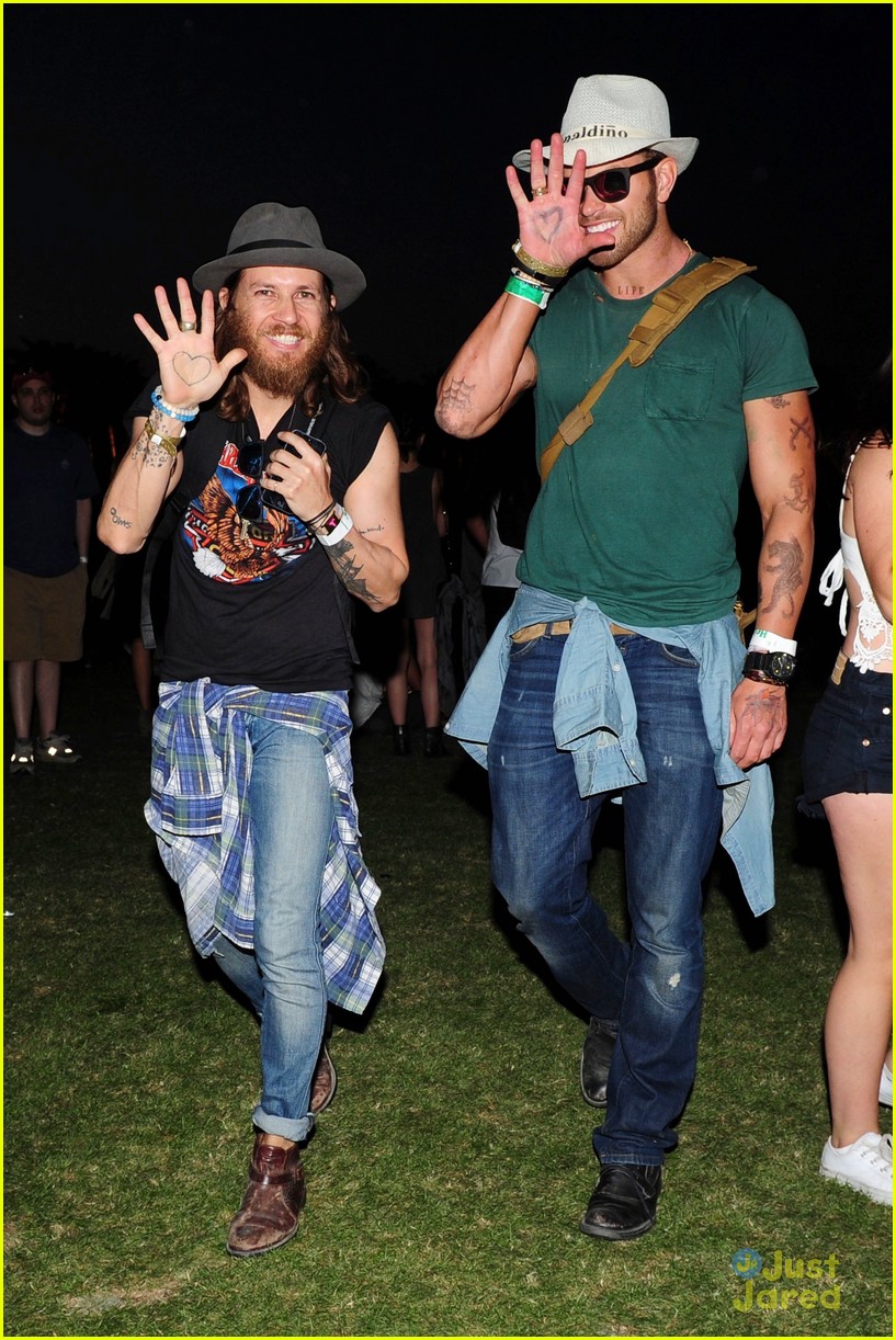 Cody & Alli Simpson Have Brother-Sister Time at Coachella!