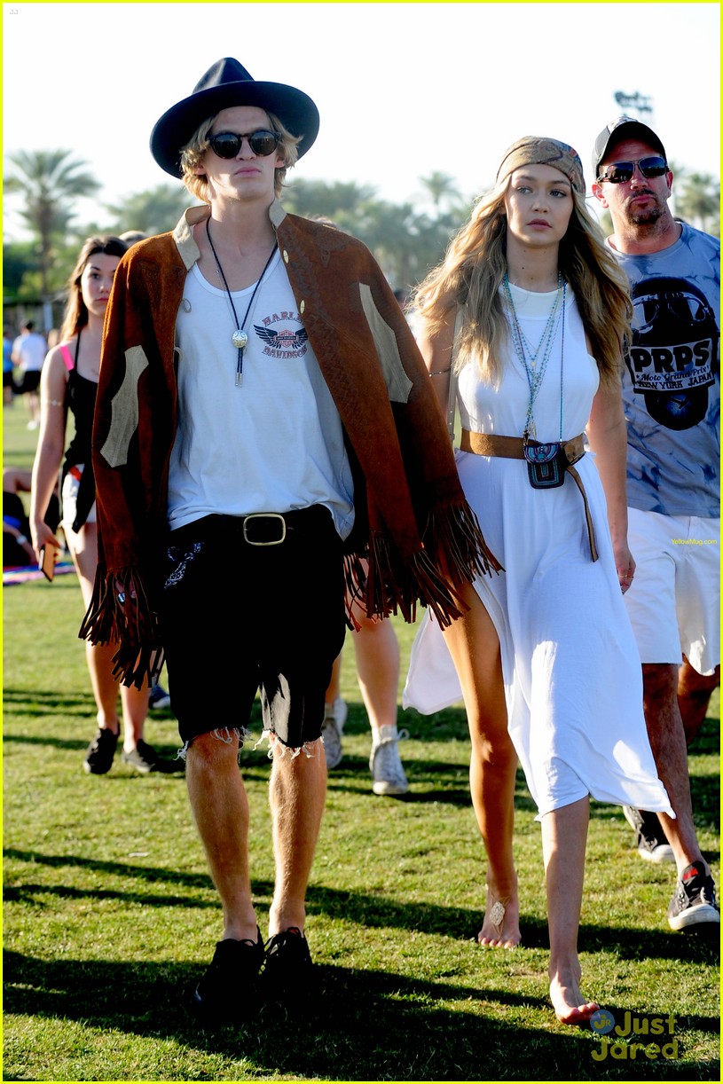 Cody & Alli Simpson Have Brother-Sister Time at Coachella!