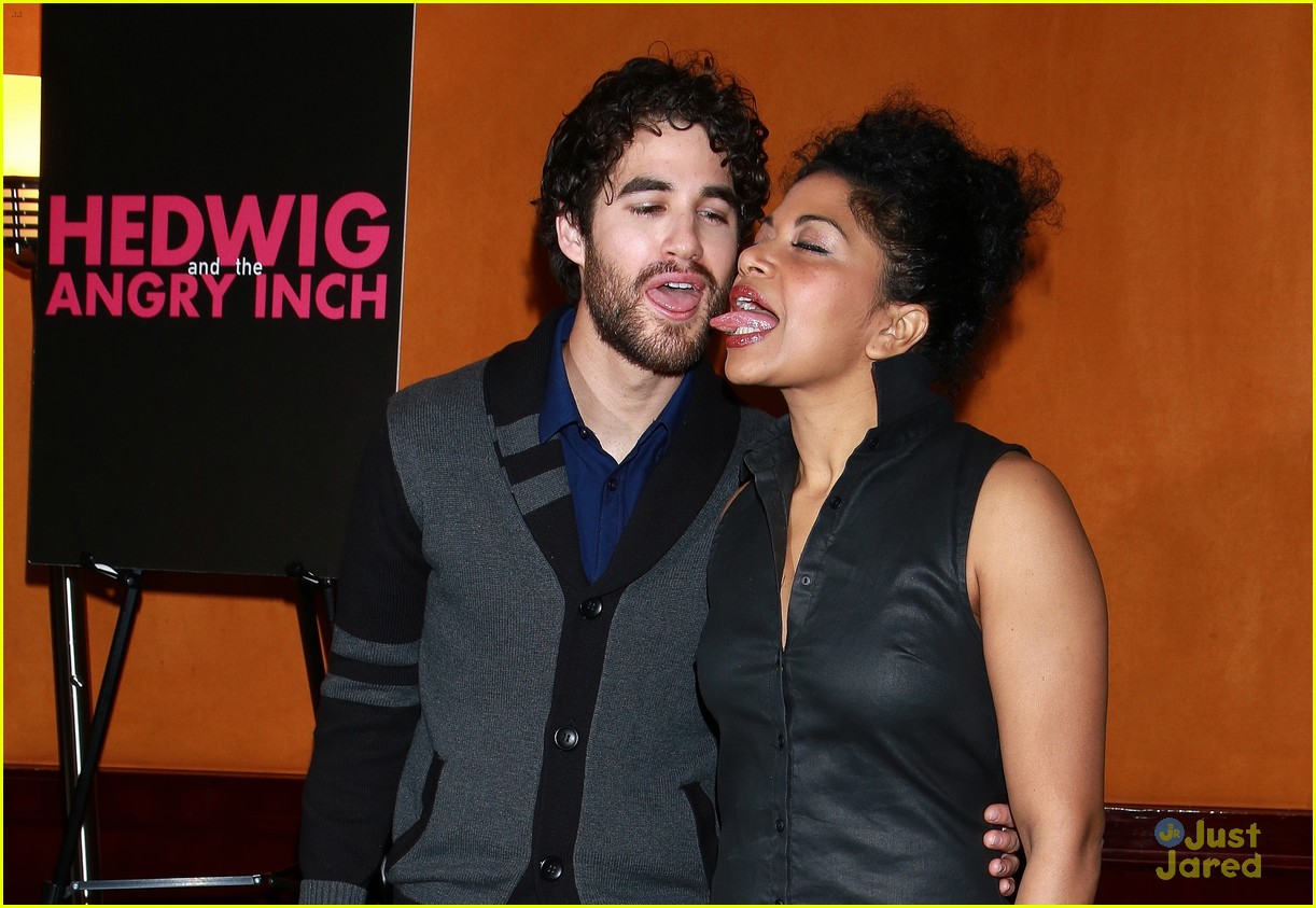 Darren Criss Gets Silly at 'Hedwig and the Angry Inch' Photo Call